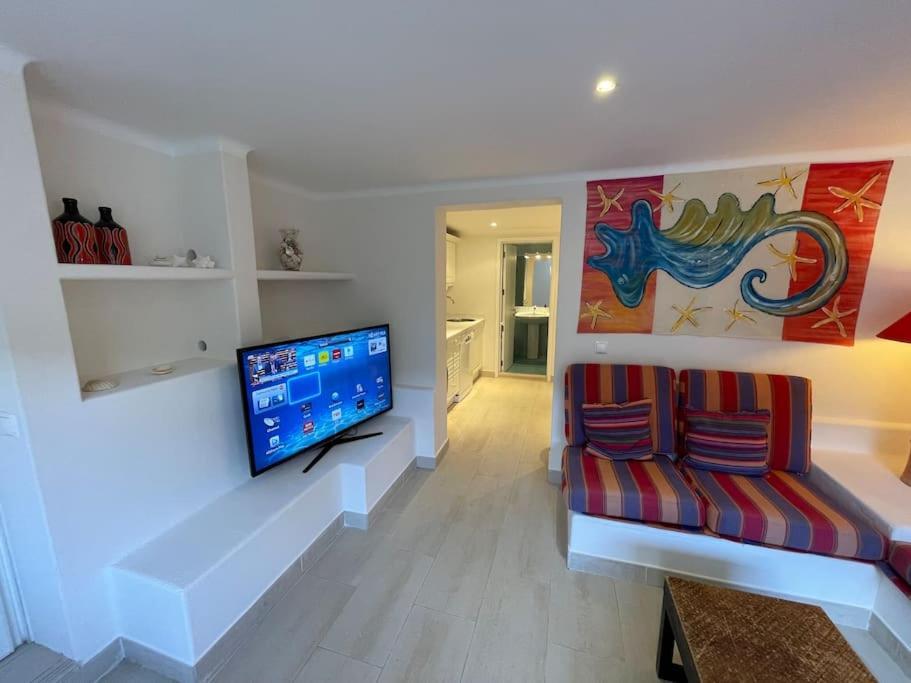 Studio With Private Swimming Pool And Garden كاسكايس المظهر الخارجي الصورة