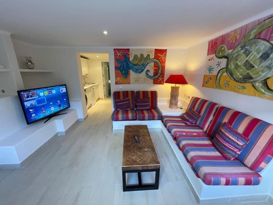 Studio With Private Swimming Pool And Garden كاسكايس المظهر الخارجي الصورة